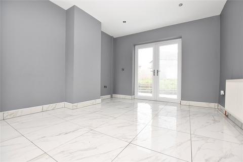4 bedroom semi-detached house for sale, Fairleigh Road, Tingley, Wakefield, West Yorkshire
