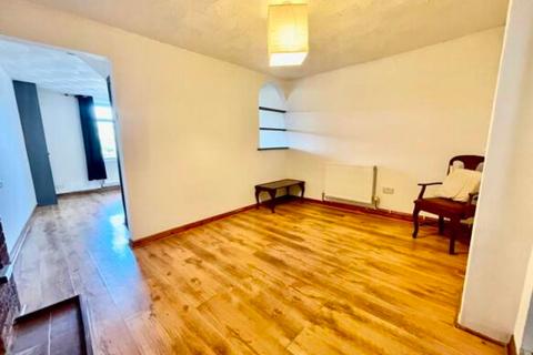 2 bedroom terraced house to rent, Ladysmith Terrace, Georgetown, NP22