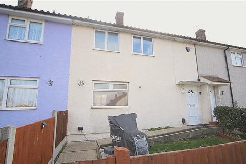 Plaistow Close, Stanford-le-Hope, Essex, SS17