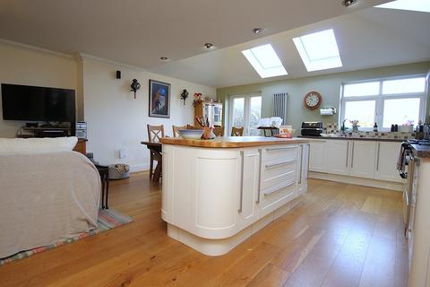3 bedroom detached house for sale, Hennings Park Road, Oakdale , Poole, BH15