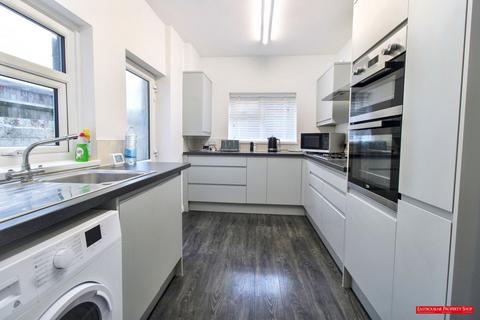 3 bedroom terraced house for sale, Albion Road, Eastbourne BN22