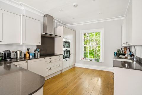 3 bedroom flat to rent, Fulham Road, London, SW3