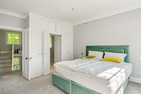 3 bedroom flat to rent, Fulham Road, London, SW3