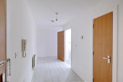 1 bedroom flat for sale, Harlequin Close, Barking IG11