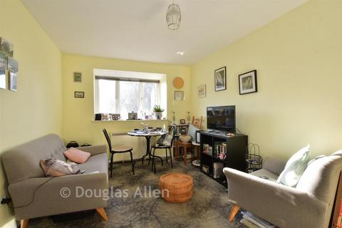1 bedroom apartment for sale, Yunus Khan Close, Walthamstow