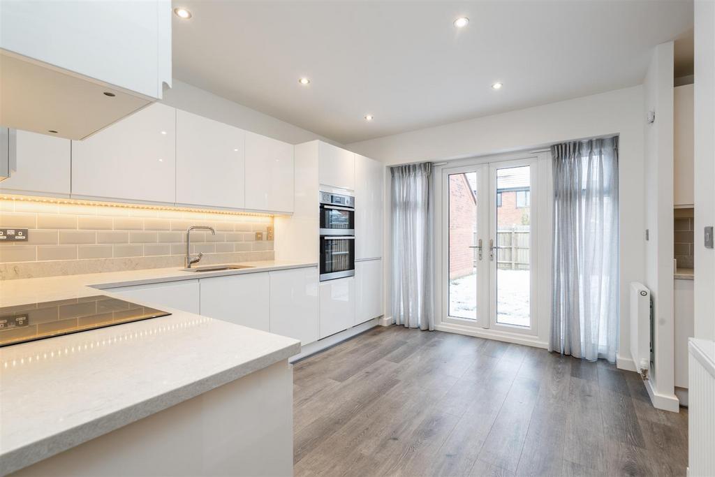 19 Ken Wilkinson Drive 13.jpg
