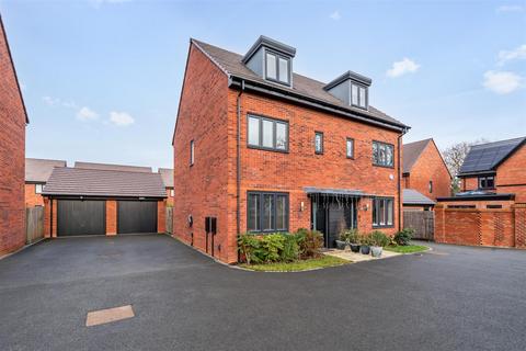 3 bedroom semi-detached house to rent, Ken Wilkinson Drive, Shirley