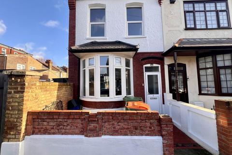 3 bedroom terraced house to rent, Beverley Road, London, E6 3LH