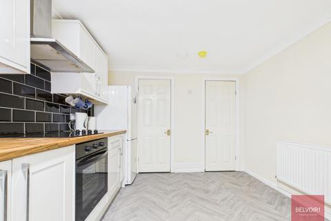 2 bedroom maisonette to rent, Kings Road, Mumbles, Swansea, SA3