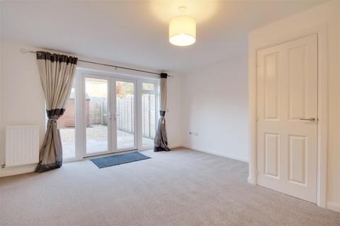 2 bedroom semi-detached house to rent, Tarver Close, Romsey SO51