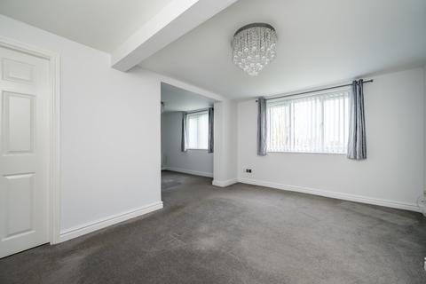 2 bedroom apartment to rent, Newsholme Close, Warrington WA3