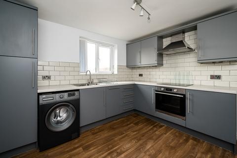 2 bedroom apartment to rent, Newsholme Close, Warrington WA3