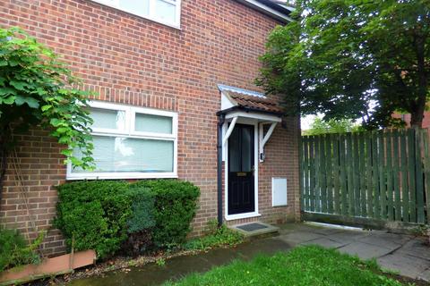 2 bedroom flat to rent - Trinity Court, Beverley, East Yorkshire, HU17 0EB