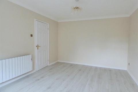 2 bedroom flat to rent, Trinity Court, Beverley, East Yorkshire, HU17 0EB