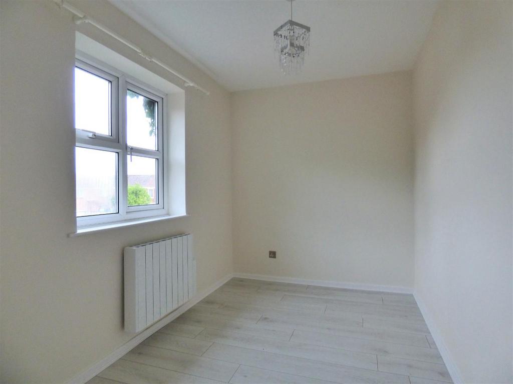 Bedroom 2.JPG