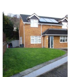 2 bedroom apartment to rent, Disraeli Crescent, High Wycombe, HP13