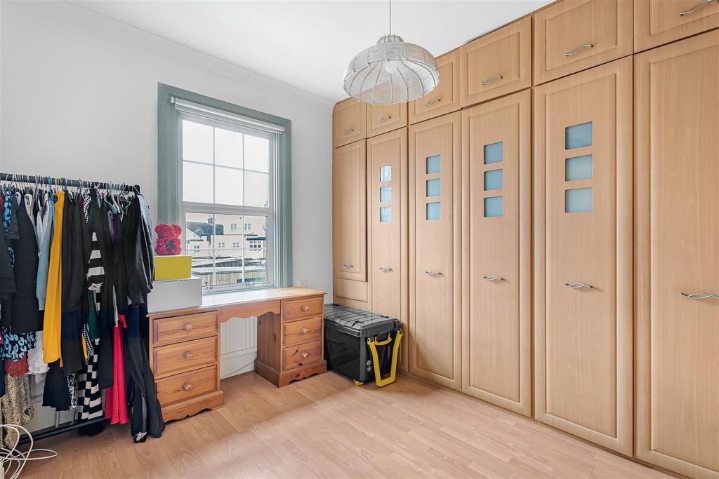 Walk-in wardrobe