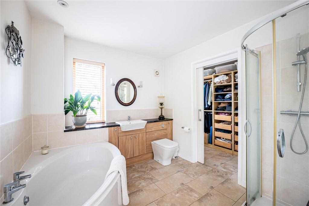 En Suite Bathroom