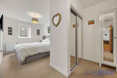 3 bedroom flat to rent, Dalton House, Barking IG11