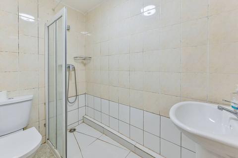Studio to rent, Highbury, Highbury, London, N7