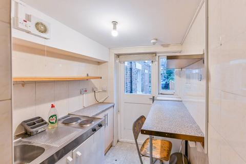 Studio to rent, Highbury, Highbury, London, N7