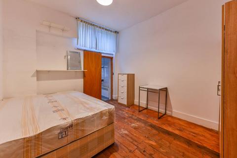 Studio to rent, Highbury, Highbury, London, N7