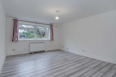 2 bedroom apartment to rent, The Avenue