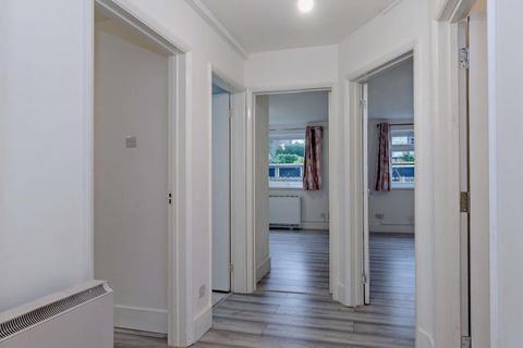 2 bedroom apartment to rent, The Avenue
