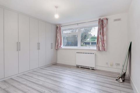 2 bedroom apartment to rent, The Avenue