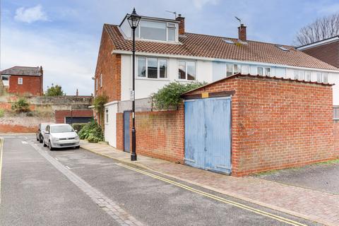4 bedroom end of terrace house for sale, St Nicholas Street, Old Portsmouth
