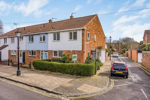 4 bedroom end of terrace house for sale, St Nicholas Street, Old Portsmouth