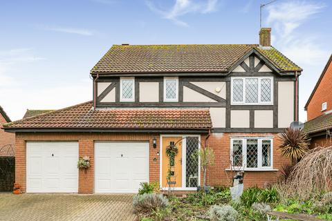 4 bedroom detached house for sale, Blackett Close, Staines-upon-Thames, Surrey, TW18