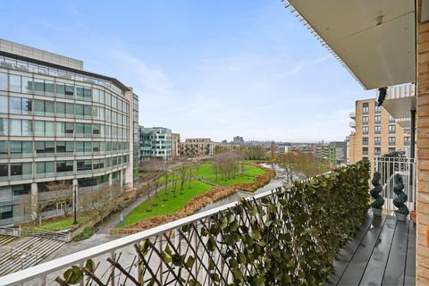 3 bedroom flat for sale, Lakeside Drive, Park Royal