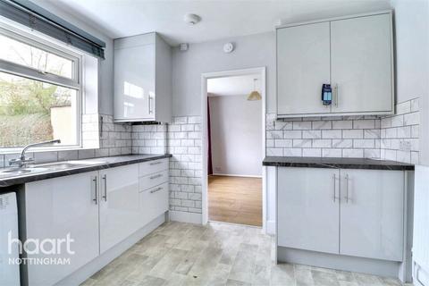 3 bedroom end of terrace house to rent, Farnborough Road, Nottingham