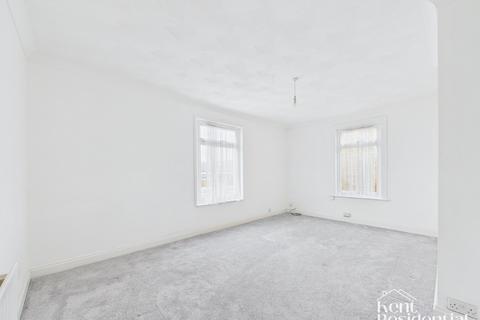 1 bedroom flat to rent, Murston Road, Sittingbourne, ME10
