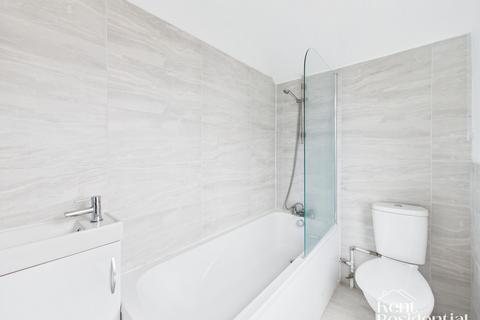 1 bedroom flat to rent, Murston Road, Sittingbourne, ME10