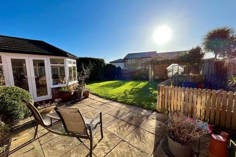4 bedroom detached house for sale, Myrrfield Road, Bishopdown, Salisbury