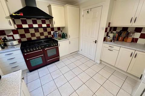 4 bedroom detached house for sale, Myrrfield Road, Bishopdown, Salisbury