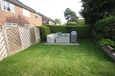 undefined, Pinewood Green, Iver SL0