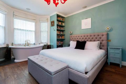 2 bedroom flat to rent, St Charles Square, North Kensington, London, W10