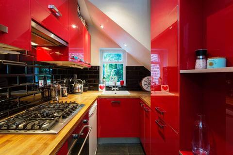 2 bedroom flat to rent, St Charles Square, North Kensington, London, W10