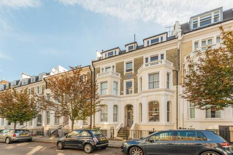 Campden Hill Gardens, Notting Hill, London, W8