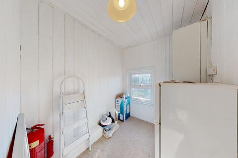 3 bedroom flat to rent, The Vale, Broadstairs, Kent, CT10