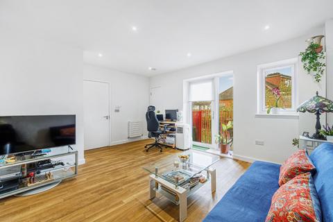 1 bedroom flat for sale, Mozart Gardens, W3