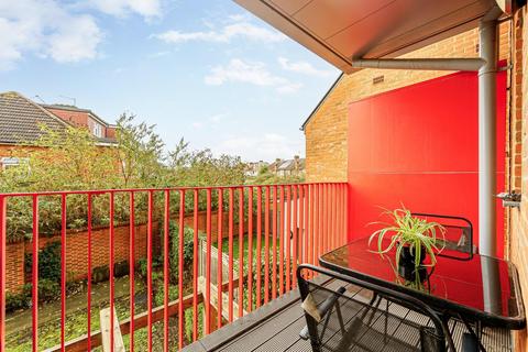 1 bedroom flat for sale, Mozart Gardens, W3