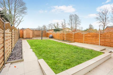 3 bedroom terraced house to rent, Gander Green Lane, Sutton SM1