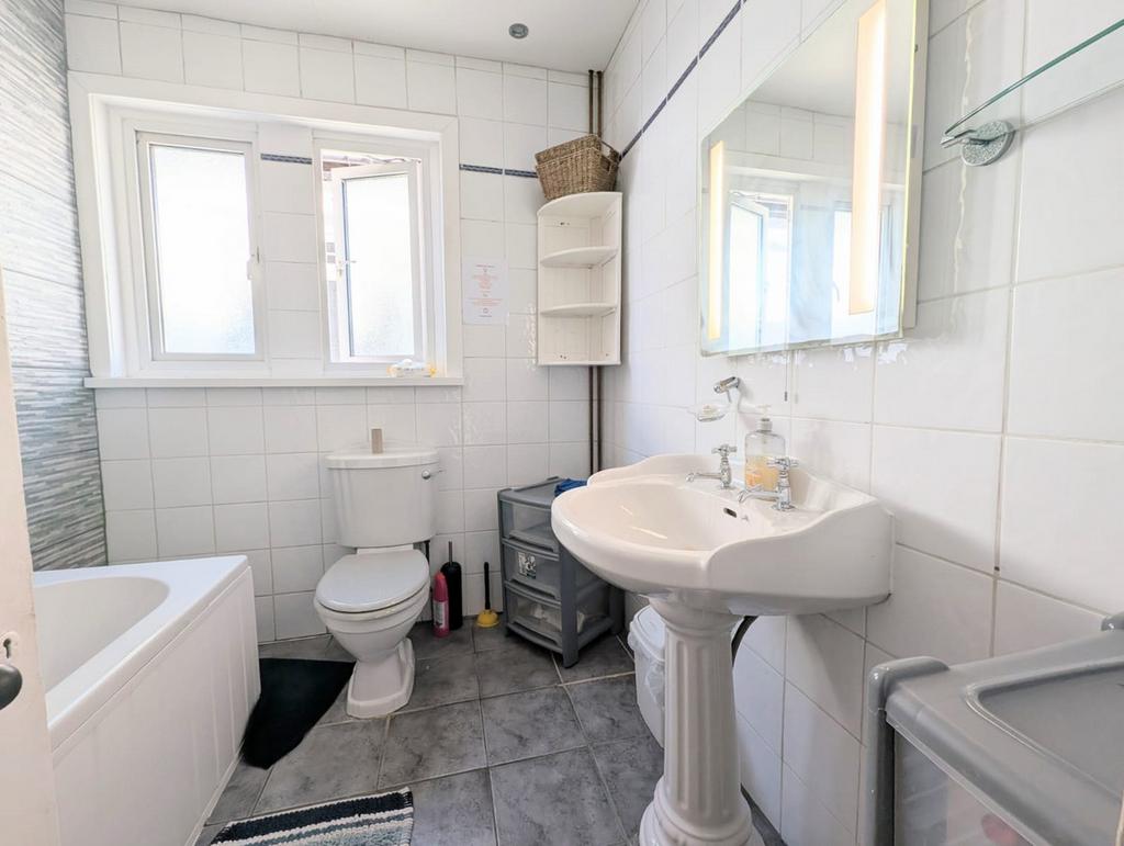 Apartment in Bournemouth - View 5