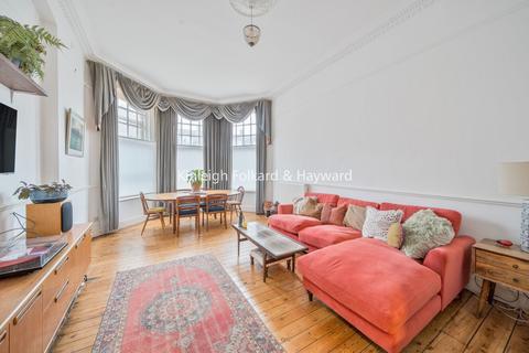 2 bedroom flat for sale - Queens Avenue, London, N10