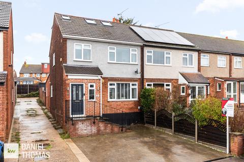 4 bedroom end of terrace house for sale, Allison Close, Waltham Abbey, EN9
