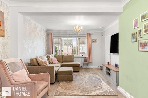 4 bedroom end of terrace house for sale, Allison Close, Waltham Abbey, EN9